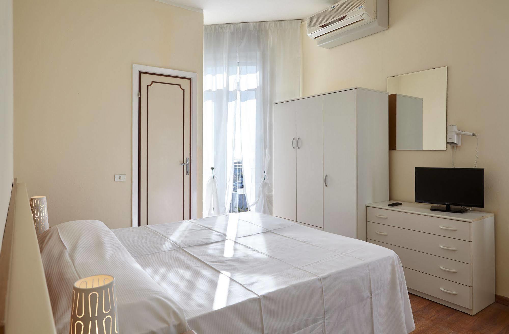 Hotel Mirage Marina di Pietrasanta Bagian luar foto