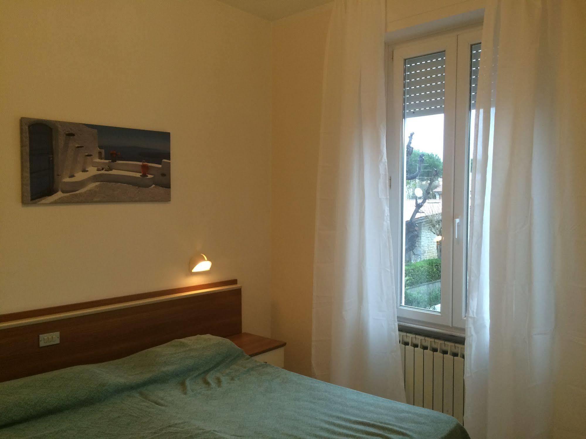 Hotel Mirage Marina di Pietrasanta Bagian luar foto