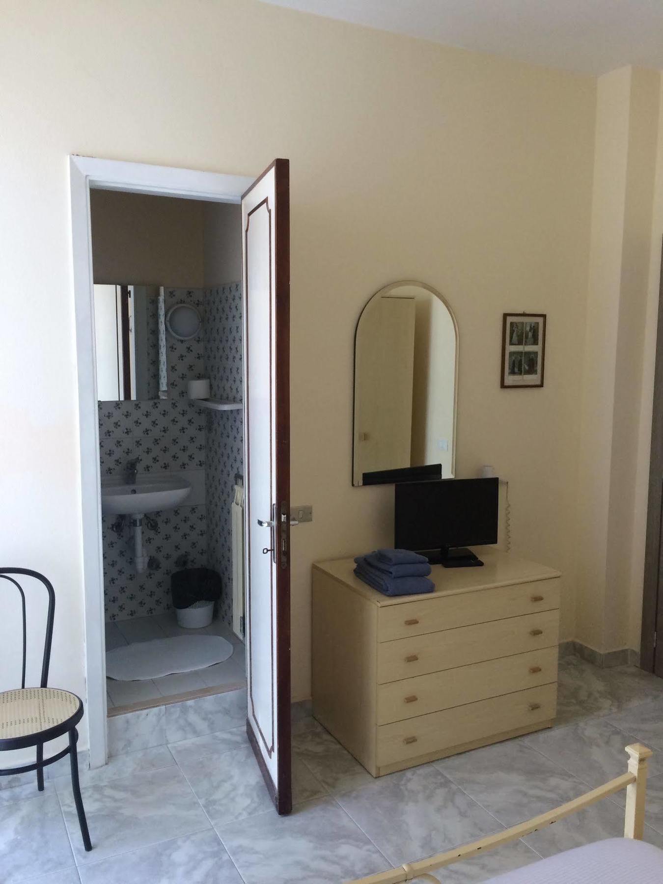Hotel Mirage Marina di Pietrasanta Bagian luar foto